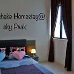 Handshake Homestays @ Sky Peak Setia Tropika