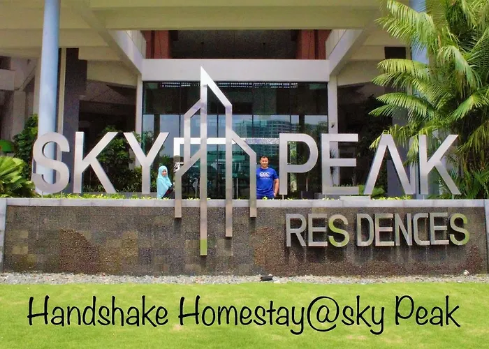 Handshake Homestays @ Sky Peak Setia Tropika