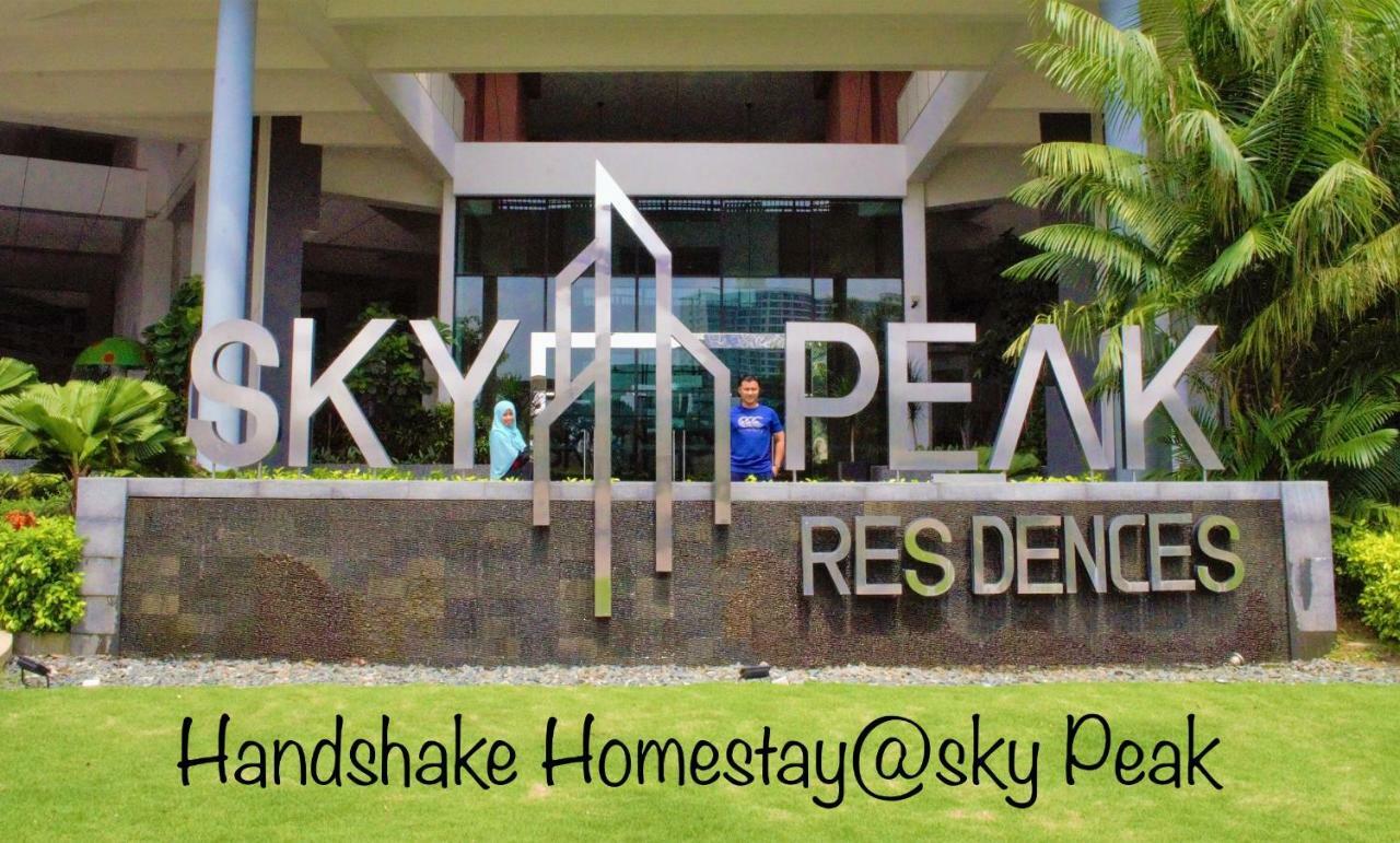 Pangsapuri Handshake Homestays @ Sky Peak Setia Tropika *