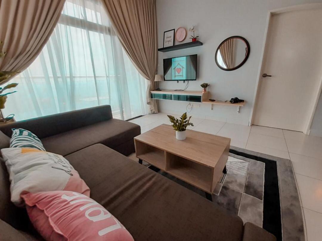 Pangsapuri Handshake Homestays @ Sky Peak Setia Tropika