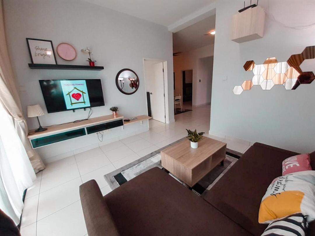 Pangsapuri Handshake Homestays @ Sky Peak Setia Tropika
